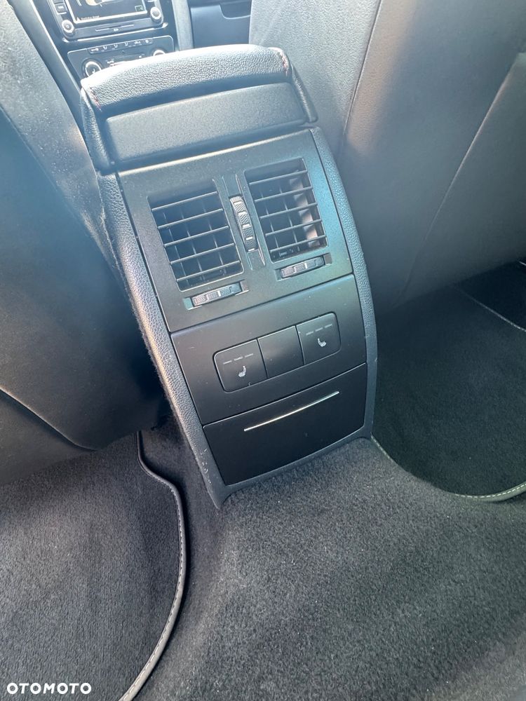 Skoda Octavia 2.0 TDI DPF RS DSG - 9
