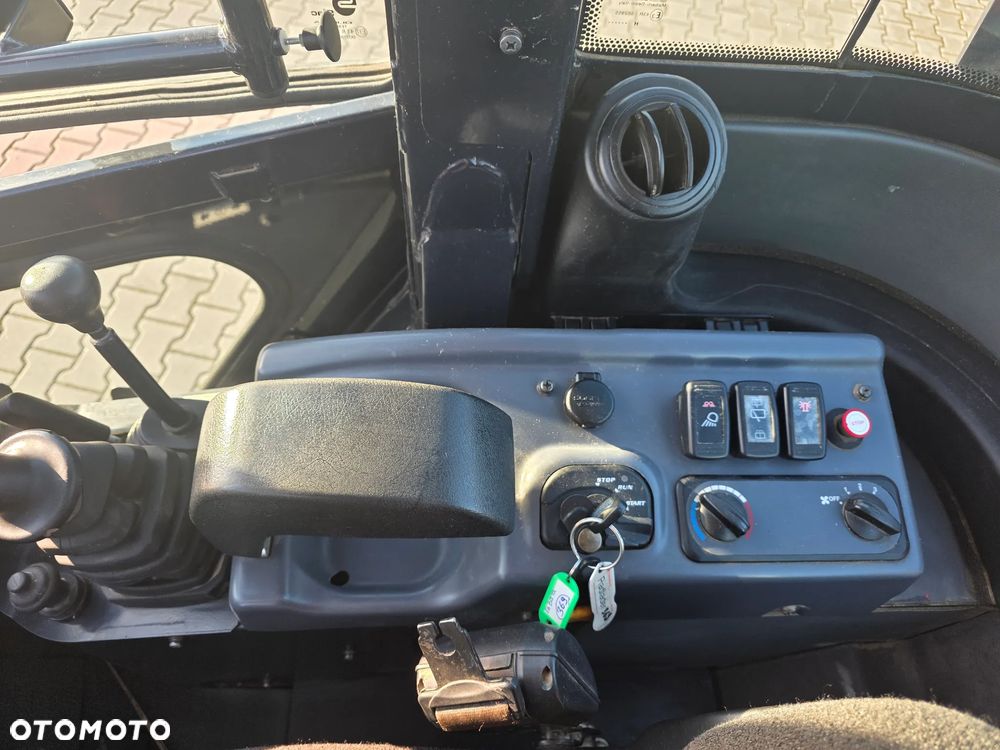 Kubota R 065 HW SPROWADZONA Z DE TYLKO 1090 MTH SUPER STAN !! - 13