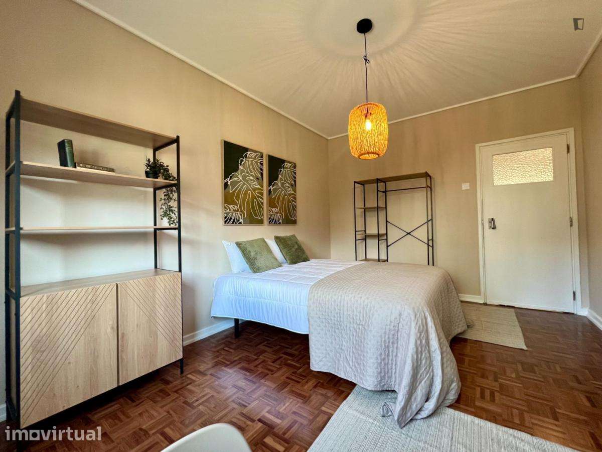 Quarto - localizado em Norton de Matos Coimbra - Grande imagem: 3/11