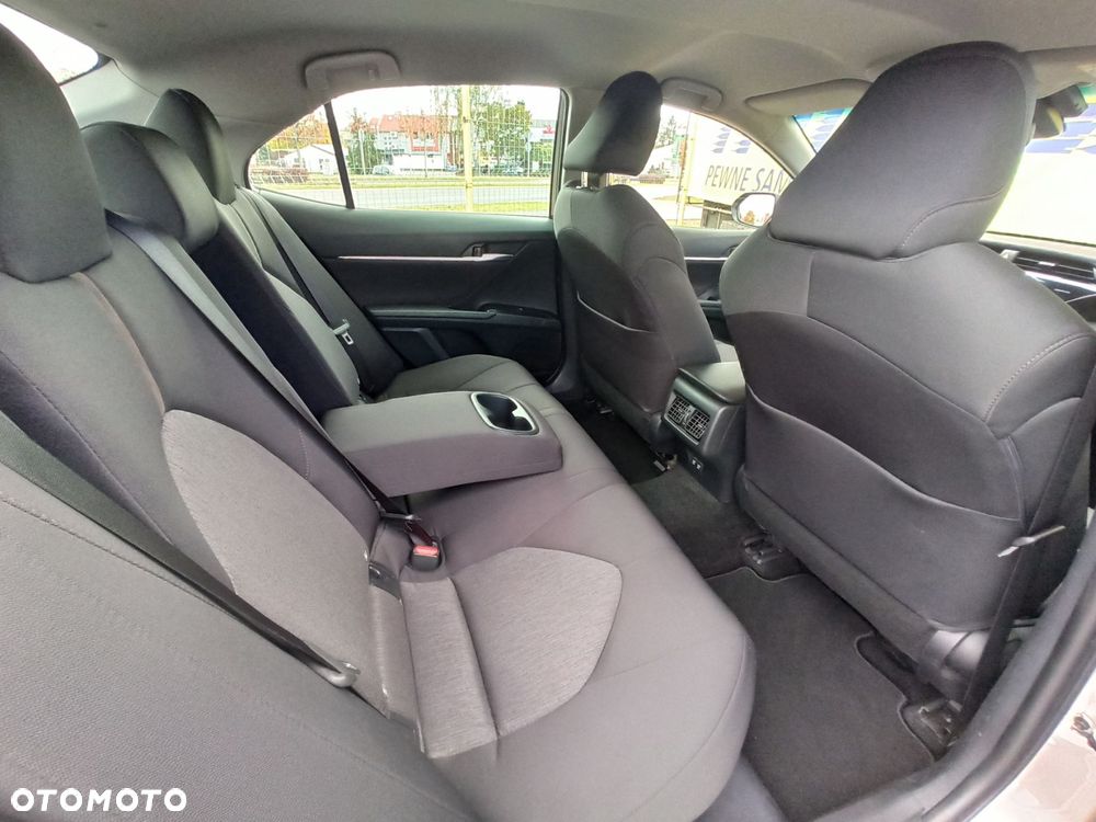 Toyota Camry - 11