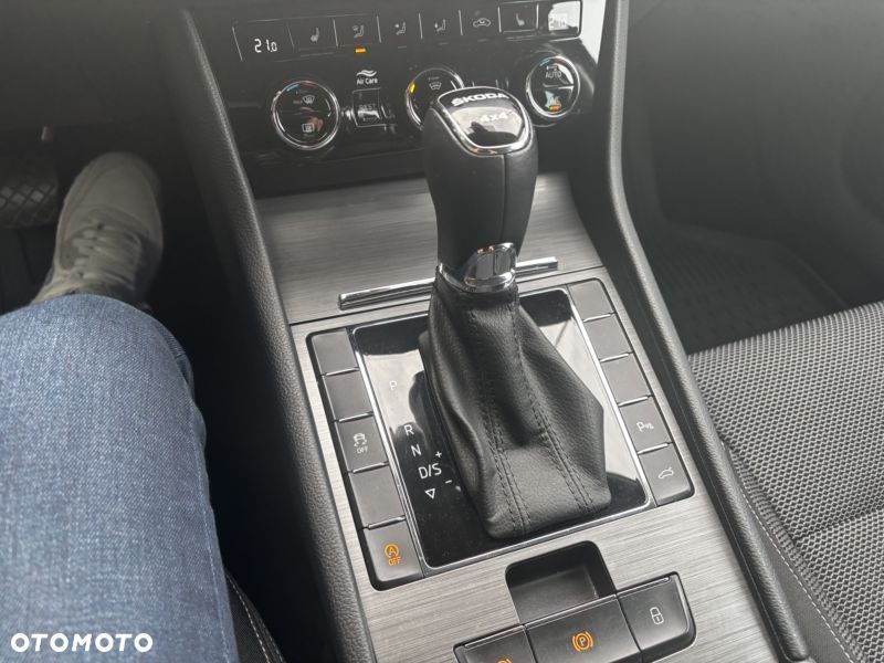 Skoda Superb 2.0 TDI SCR 4x4 Style DSG - 15