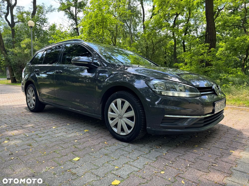 Volkswagen Golf - 1