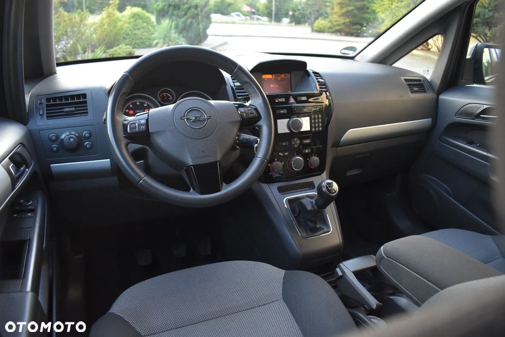 Opel Zafira - 32