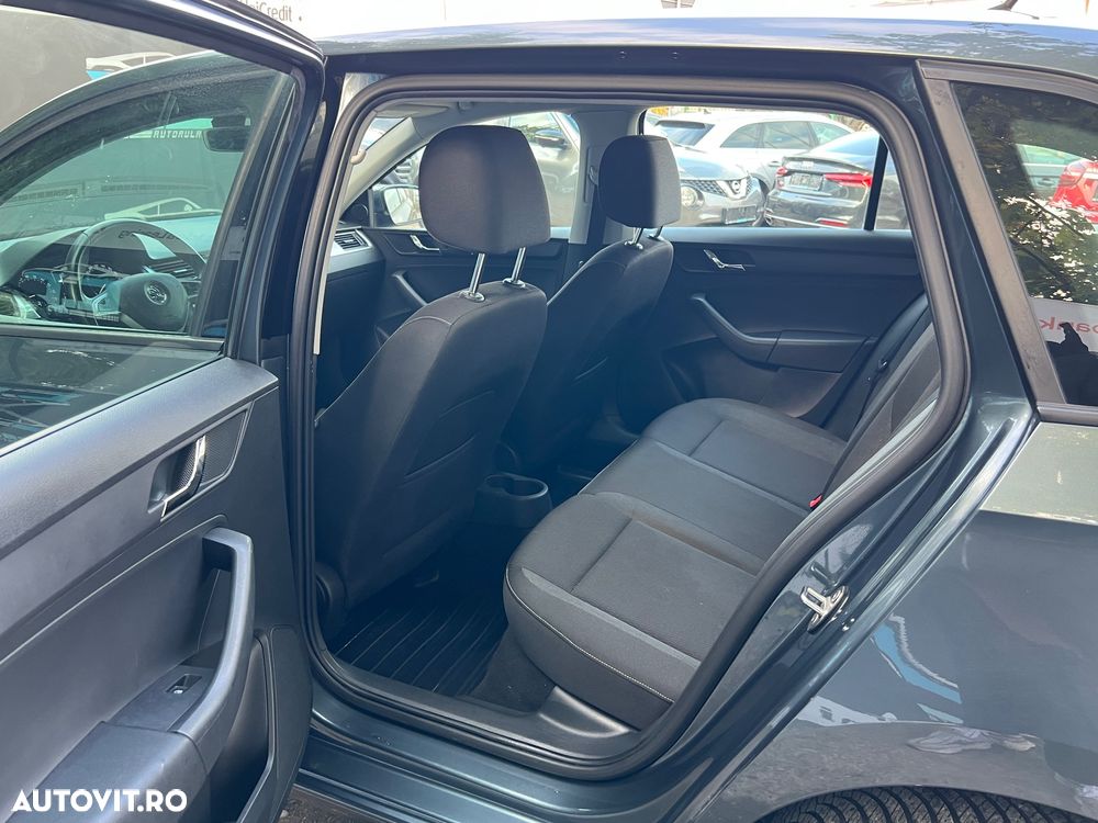 Skoda RAPID 1.6 TDI DSG Ambition - 12