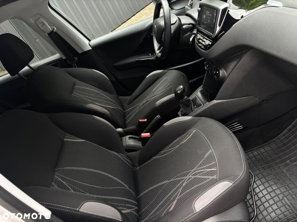 Peugeot 208 - 9