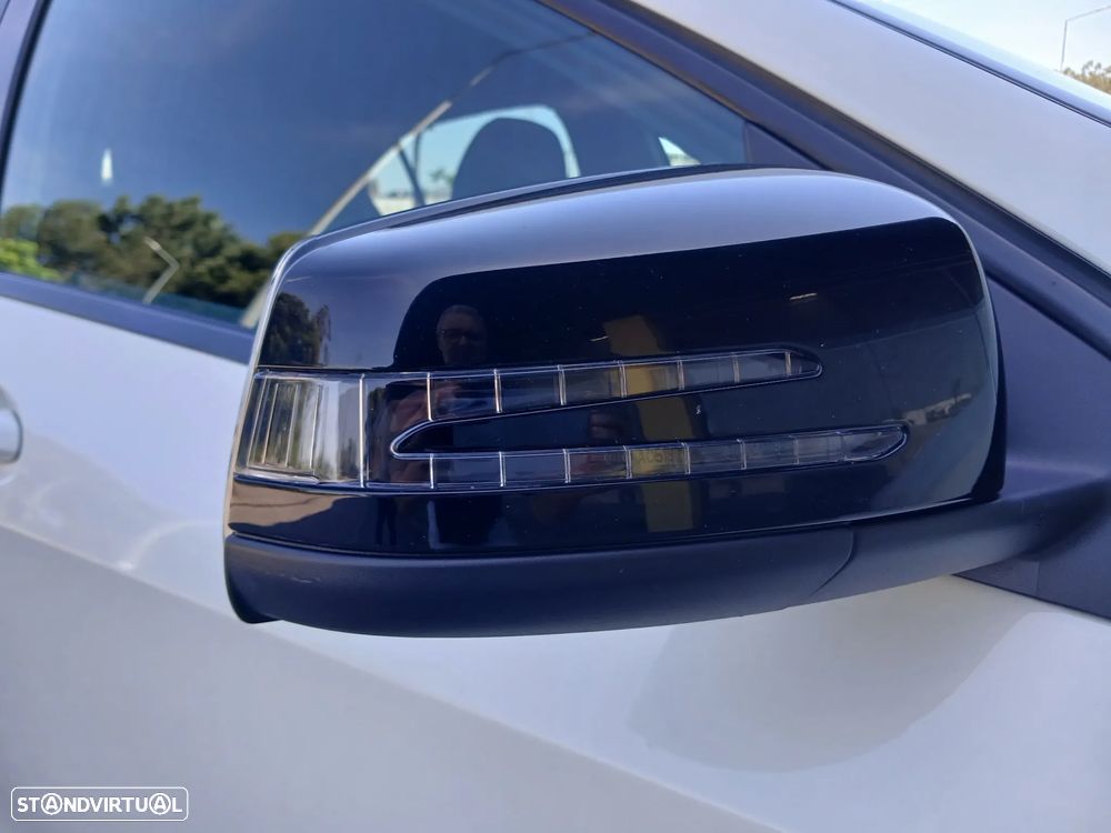 Mercedes-Benz A 200 CDI 7G-DCT AMG Line - 17