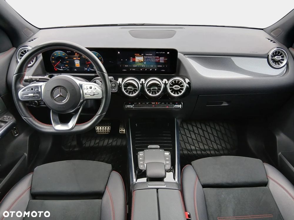 Mercedes-Benz GLA 250 AMG Line - 12
