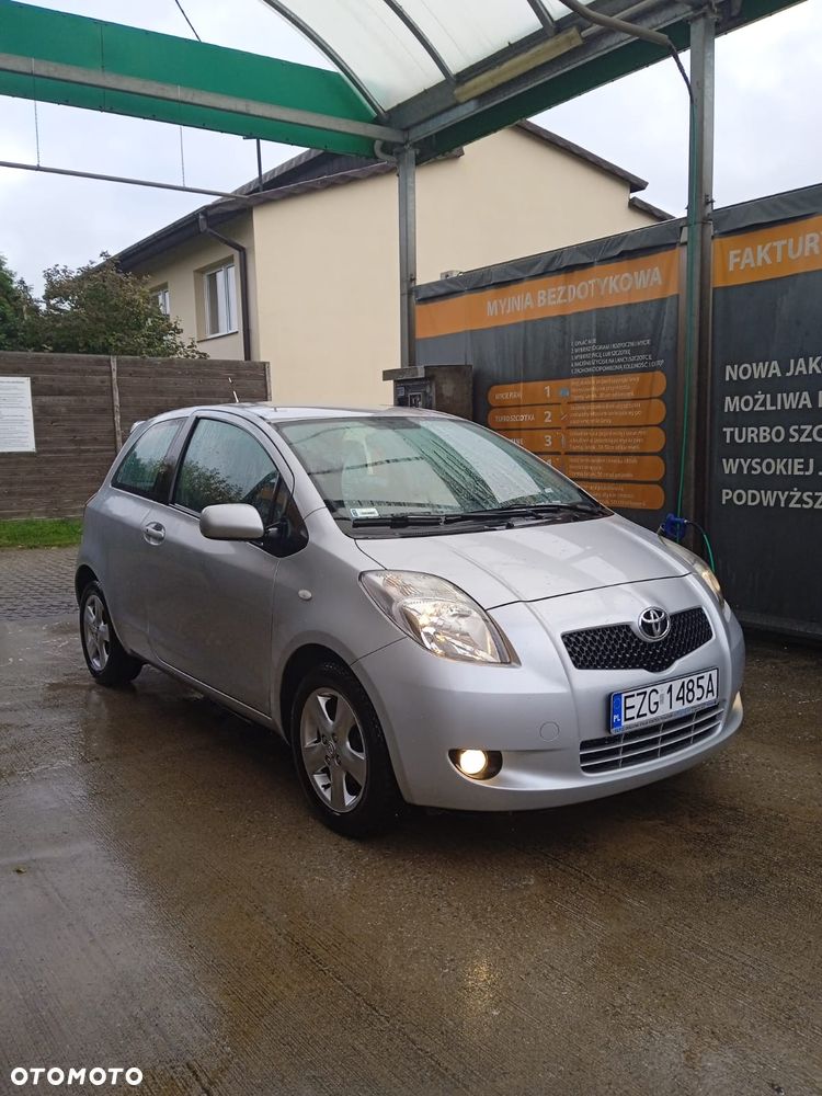 Toyota Yaris 1.3 Sol - 1