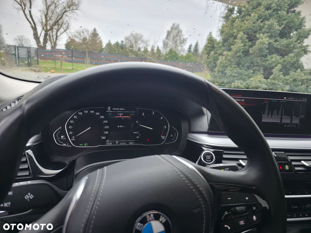 BMW Seria 5 518d - 14