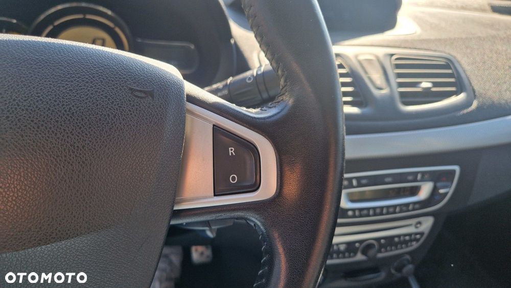 Renault Fluence 2.0 16V Sport Way - 28