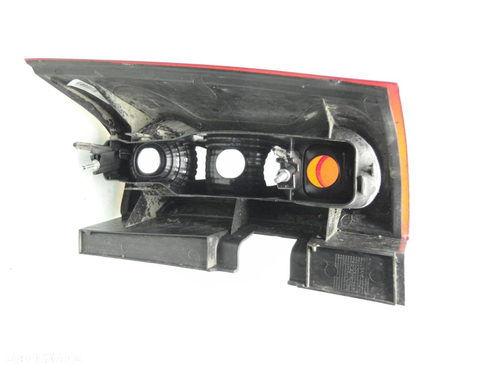 LAMPA PRAWA TYLNA DACIA LOGAN 62420912 8200864610 - 3