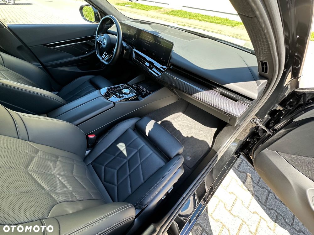 BMW Seria 5 520d xDrive - 21