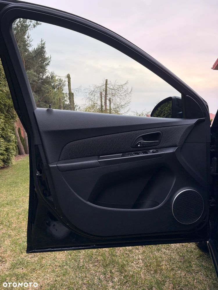 Chevrolet Cruze 1.8 LT - 12