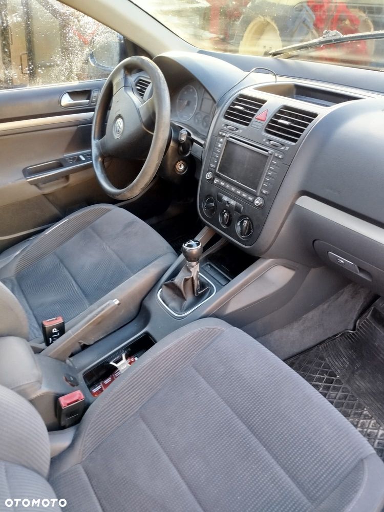 Volkswagen Jetta - 5