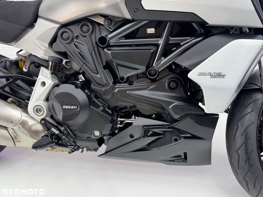 Ducati Diavel - 13