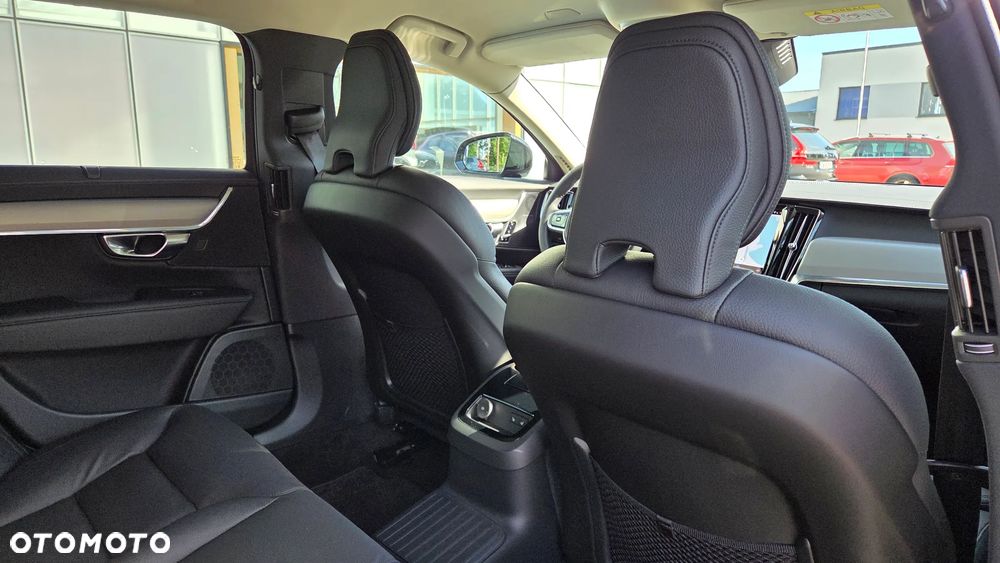 Volvo V90 T6 AWD Plug-In Hybrid Plus Dark - 17