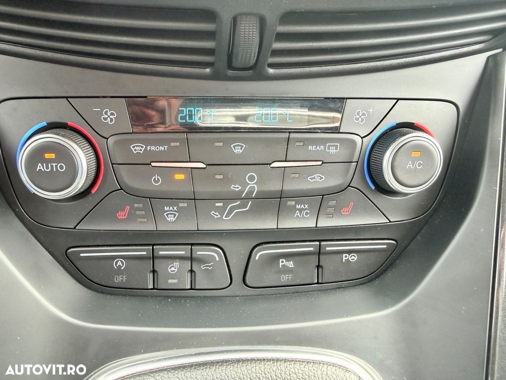 Ford Kuga 1.5 EcoBoost 2x4 Titanium - 25