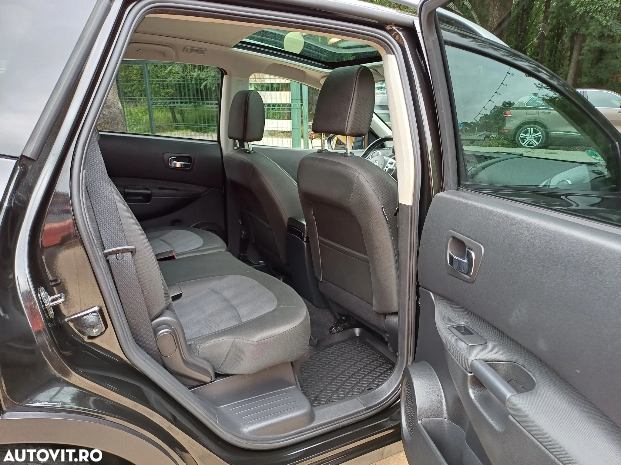 Nissan Qashqai 2.0 DCI 4 x 4 DPF tekna - 10