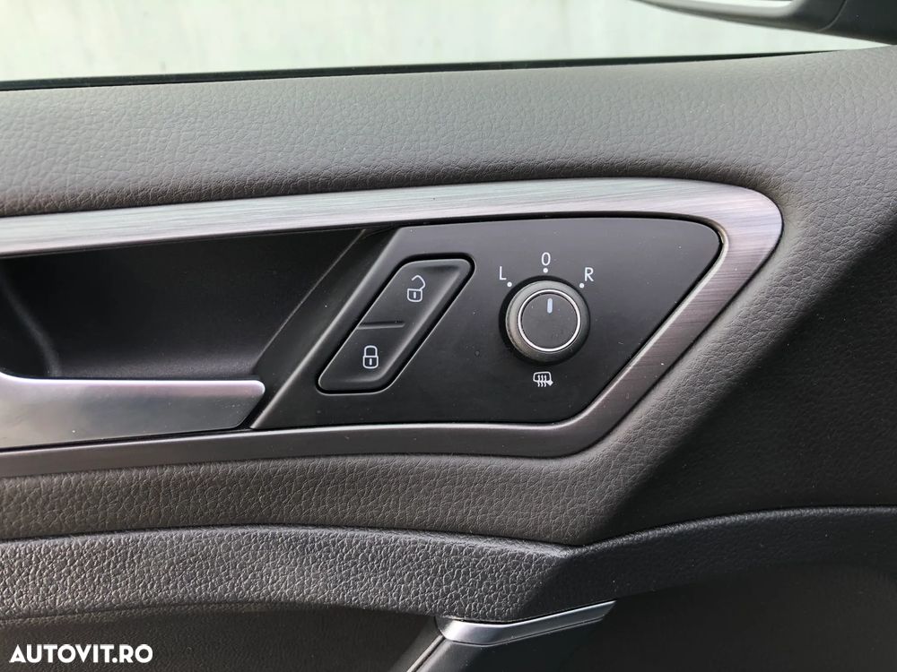 Volkswagen e-Golf - 23