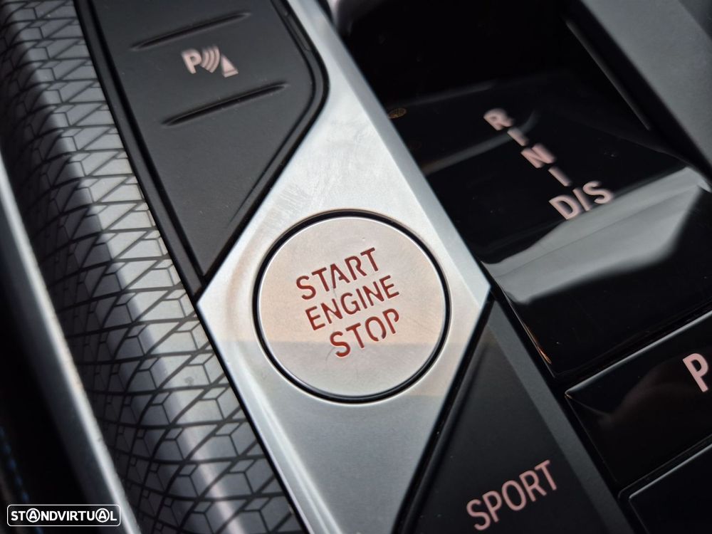 BMW 320 d Pack Desportivo M Auto - 21