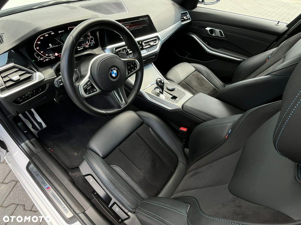 BMW Seria 3 330e xDrive M Sport - 17
