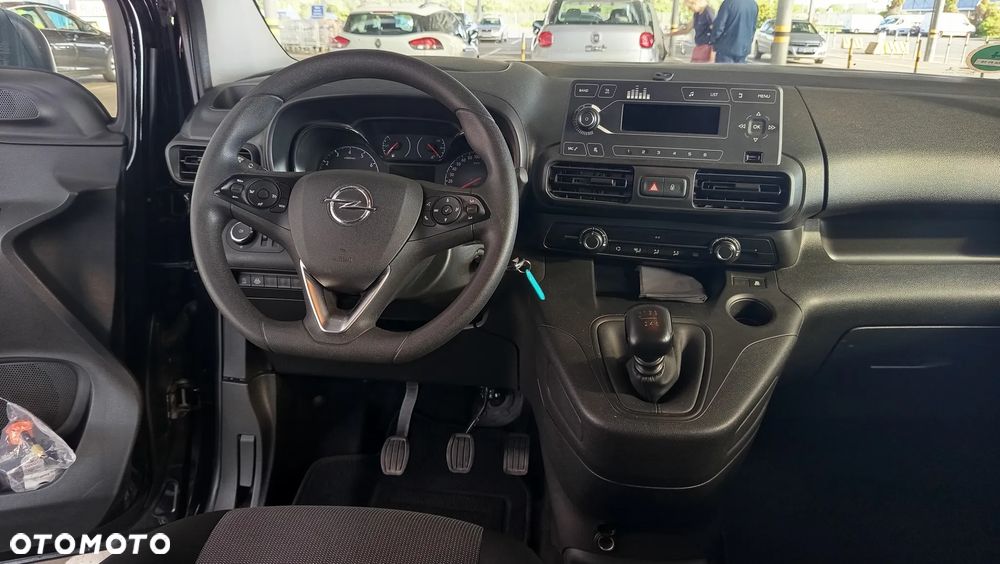 Opel Combo XL 1.2 Turbo Essentia S&S - 21