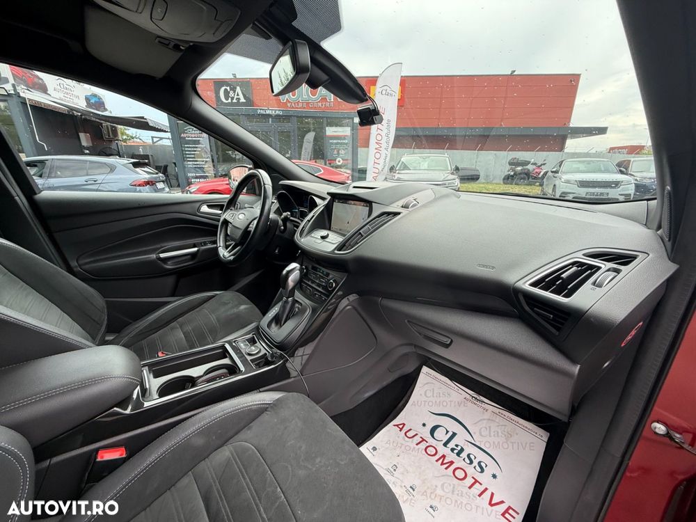 Ford Kuga 2.0 TDCi 4WD Powershift ST-Line - 35