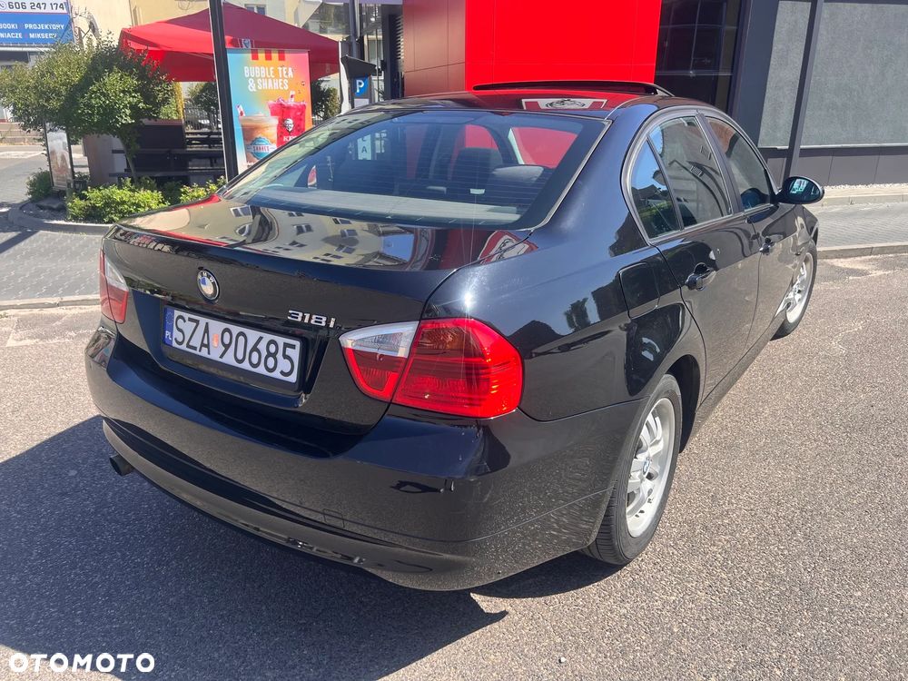 BMW Seria 3 318i - 5
