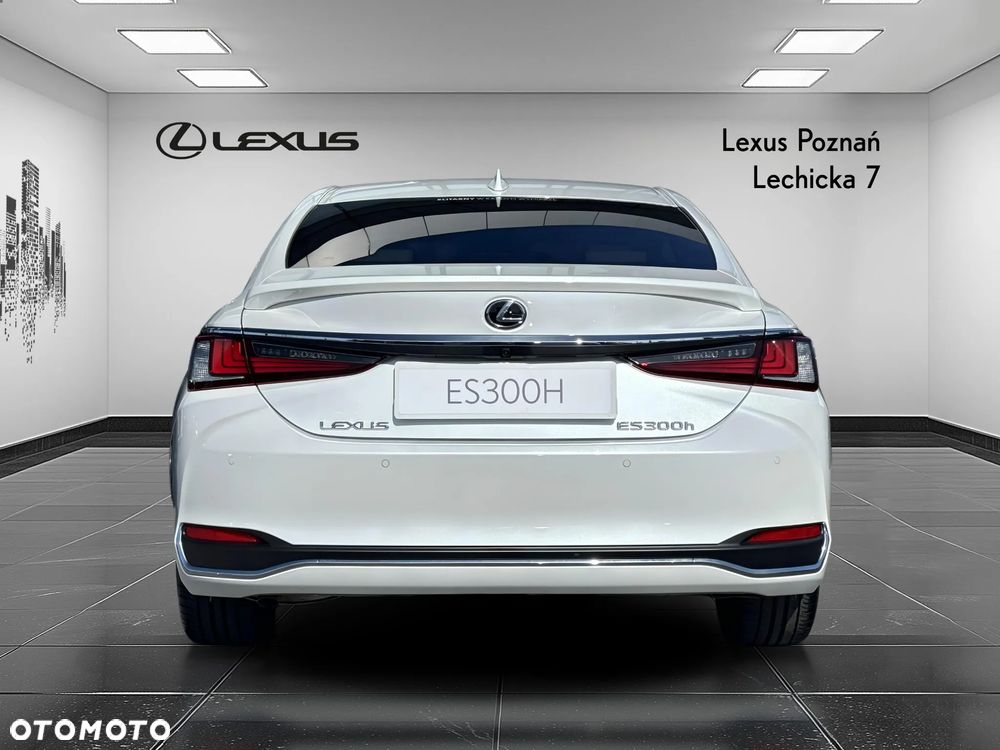 Lexus ES - 4
