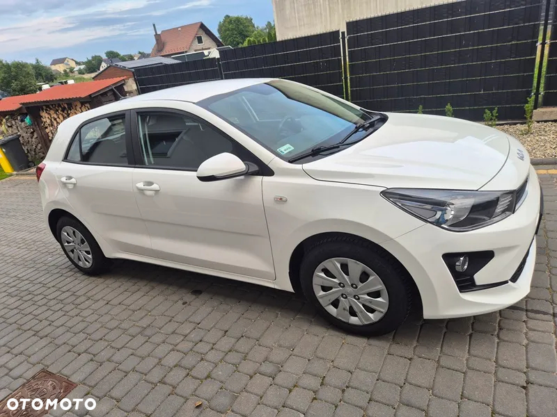 Kia Rio 1.2 L - 2
