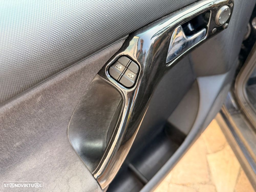 VW Golf 1.6i Highline - 20