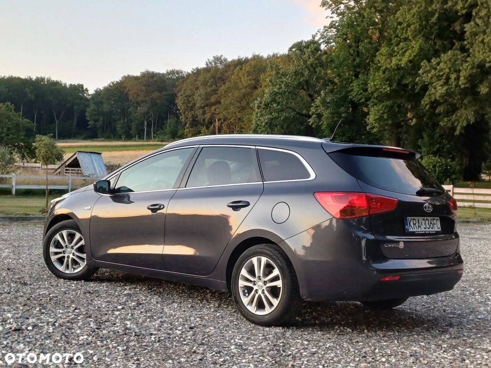 Kia Ceed 1.6 GDI Fifa World Cup Edition - 6