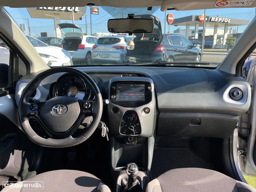 Toyota Aygo x-business - 10