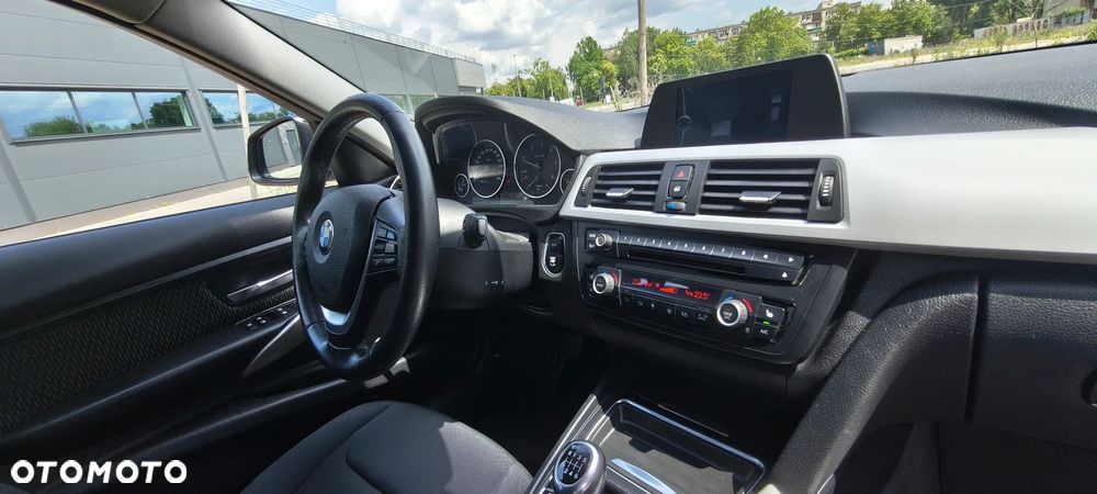 BMW Seria 3 318d DPF Edition Exclusive - 16