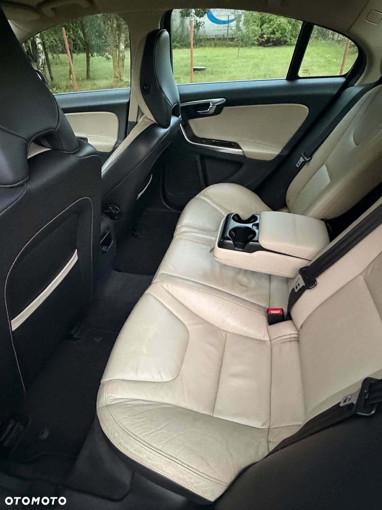 Volvo S60 DRIVe - 13