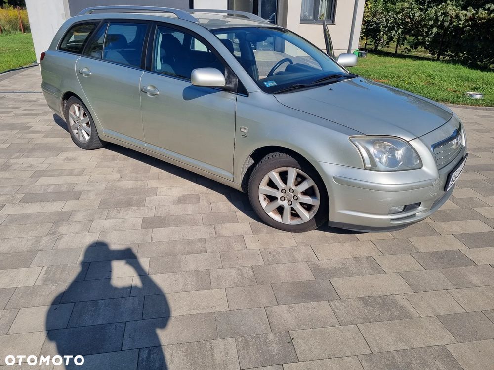 Toyota Avensis 1.8 VVT-i Combi - 12