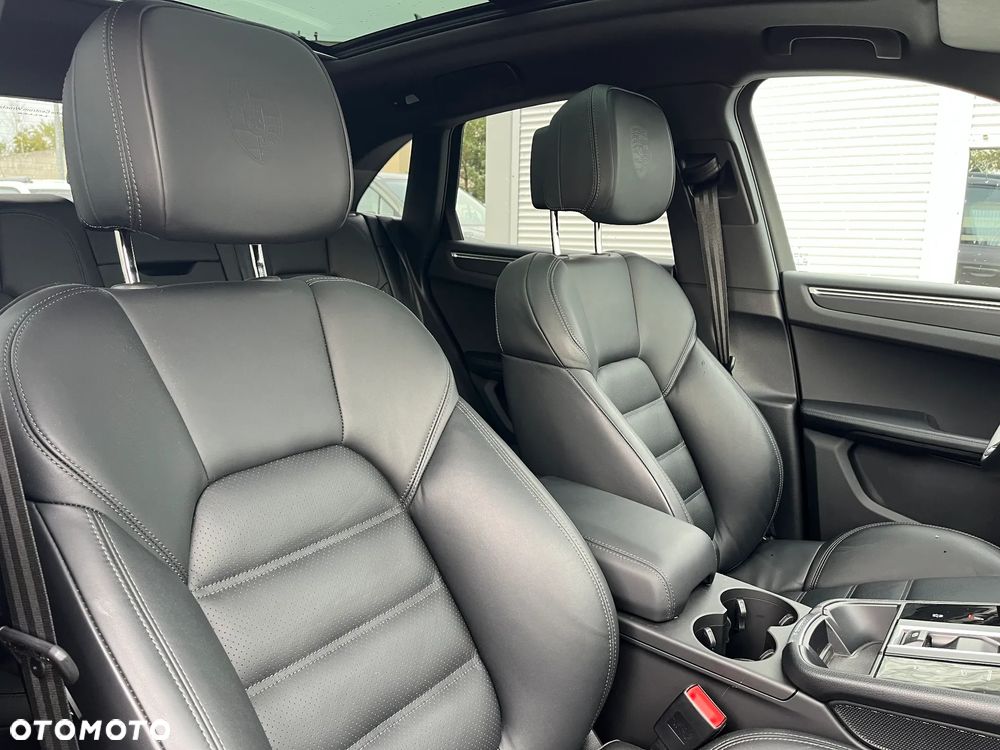 Porsche Macan T - 17