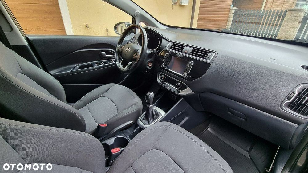 Kia Rio - 12