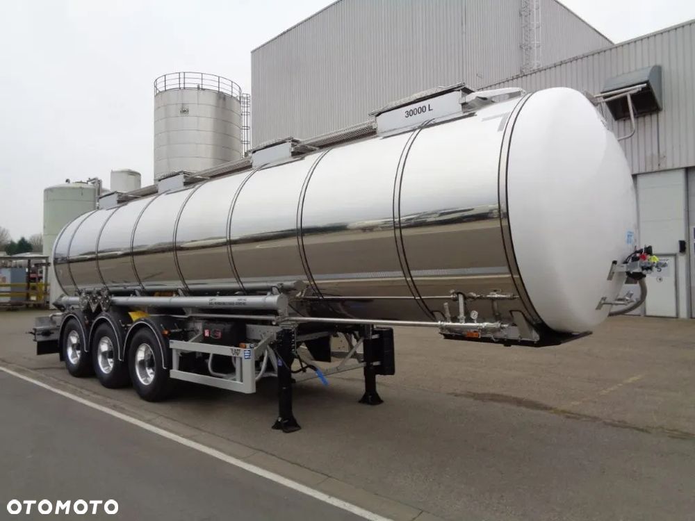 Lag - cysterna ADR / 30.000 L / DOSTĘPNE RÓWNIEŻ 34.000 L - 8