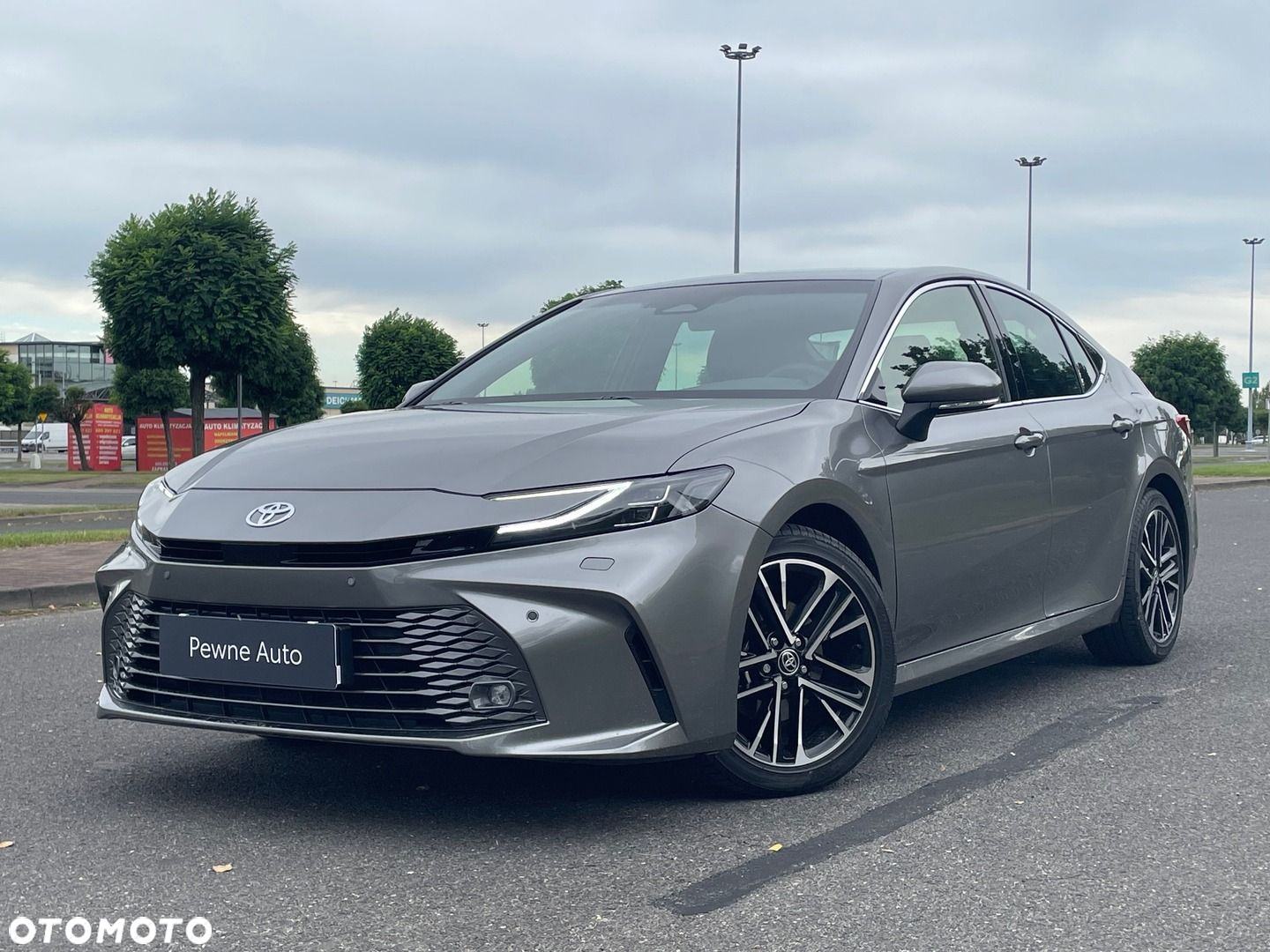 Toyota Camry - 12