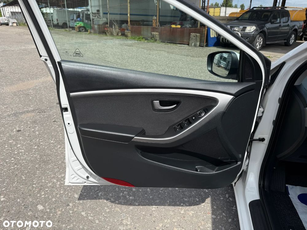 Hyundai i30 1.4 Comfort - 21