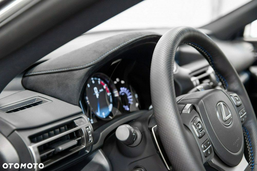 Lexus RC - 33