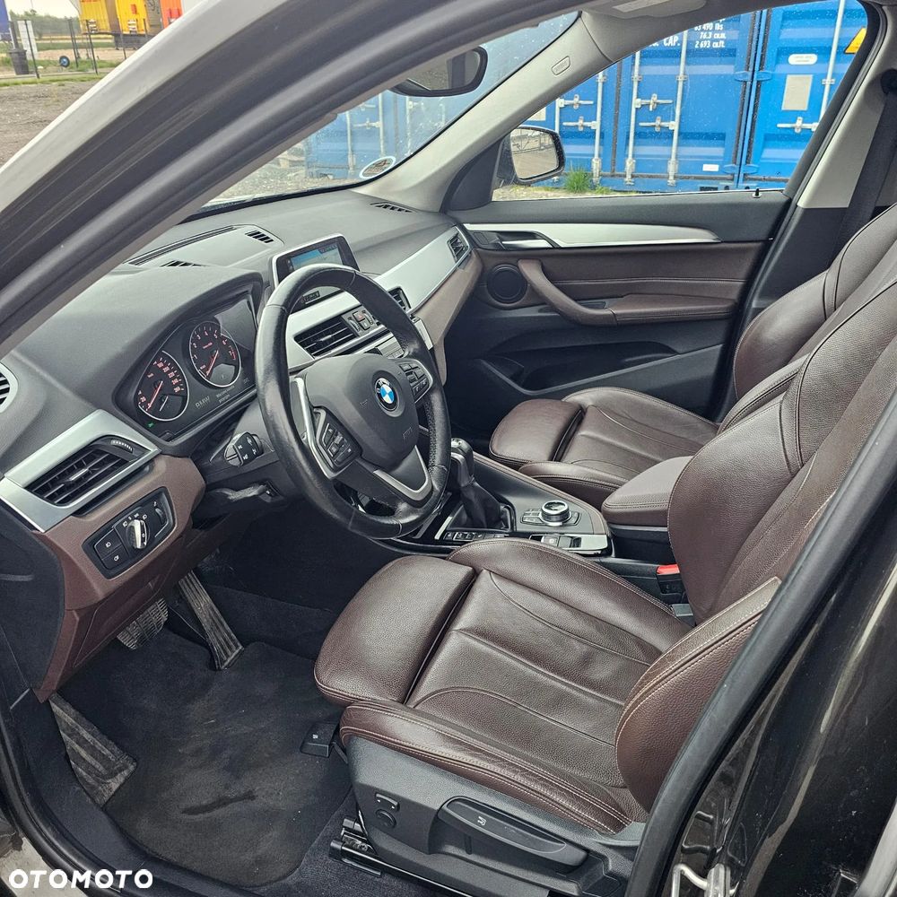 BMW X1 xDrive20i Sport Line - 18