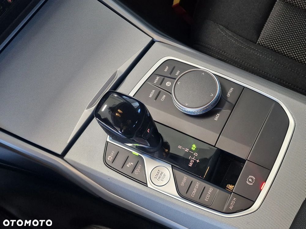 BMW Seria 3 318i Advantage - 16