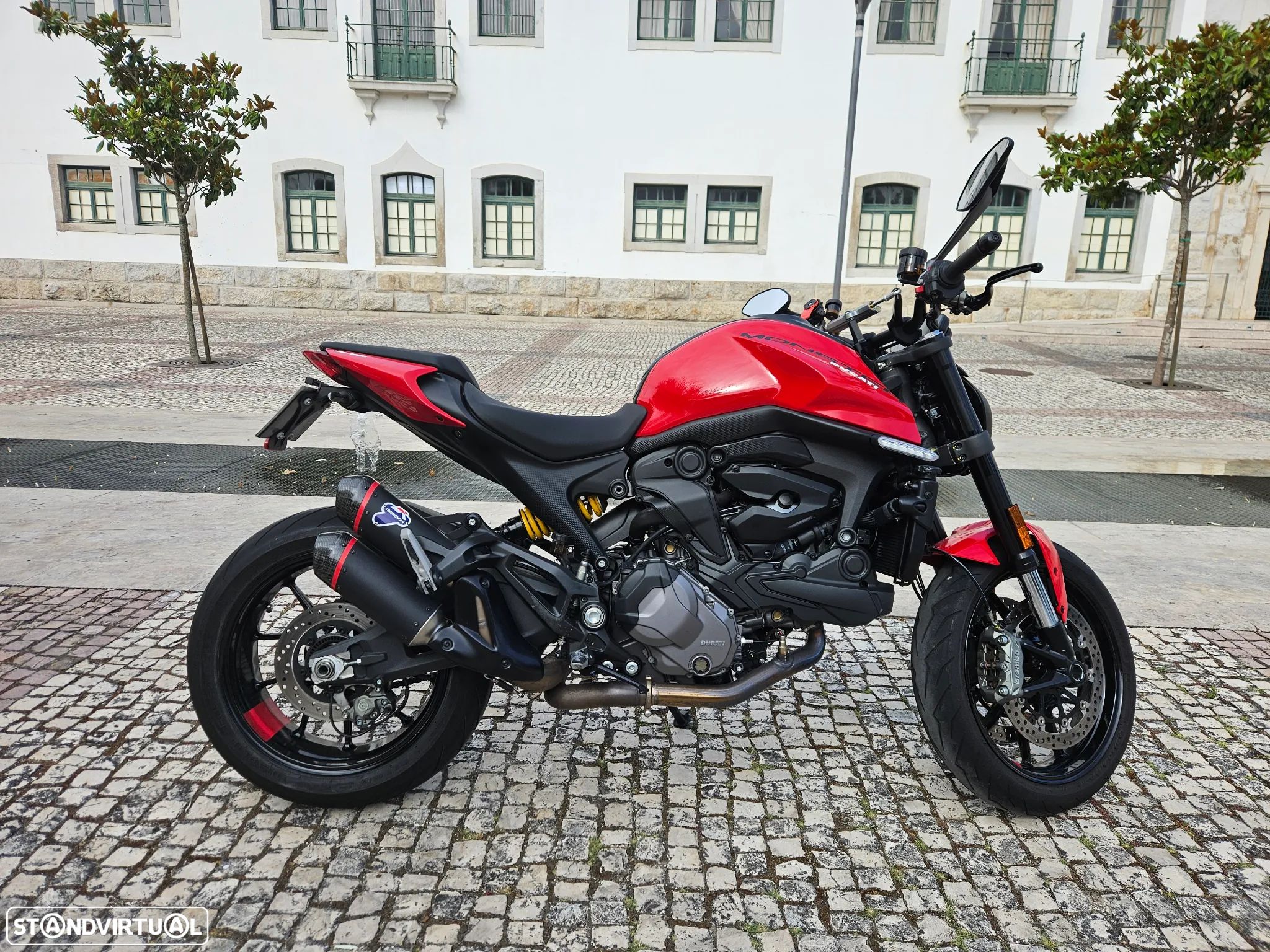 Ducati Monster 937 - 1
