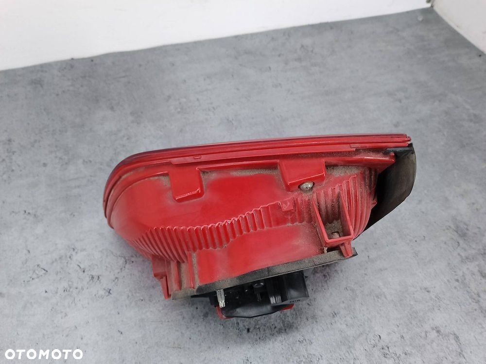 LAMPY KOMPLET W KLAPĘ  VW TOURAN II 1T0945094 2.0 TDI - 11