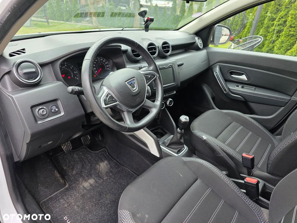 Dacia Duster TCe 100 2WD Celebration - 12