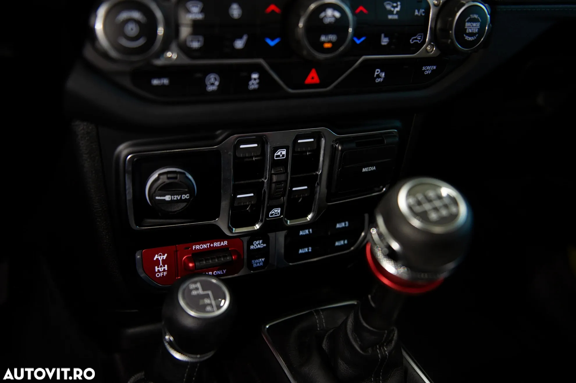 Jeep Wrangler - 11