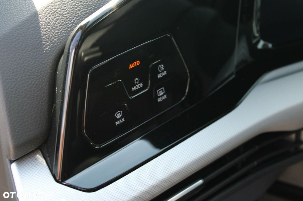 Volkswagen Golf - 18