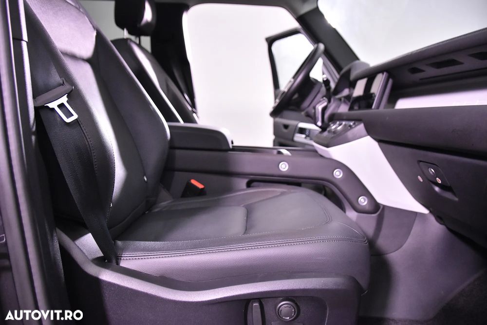 Land Rover Defender - 11